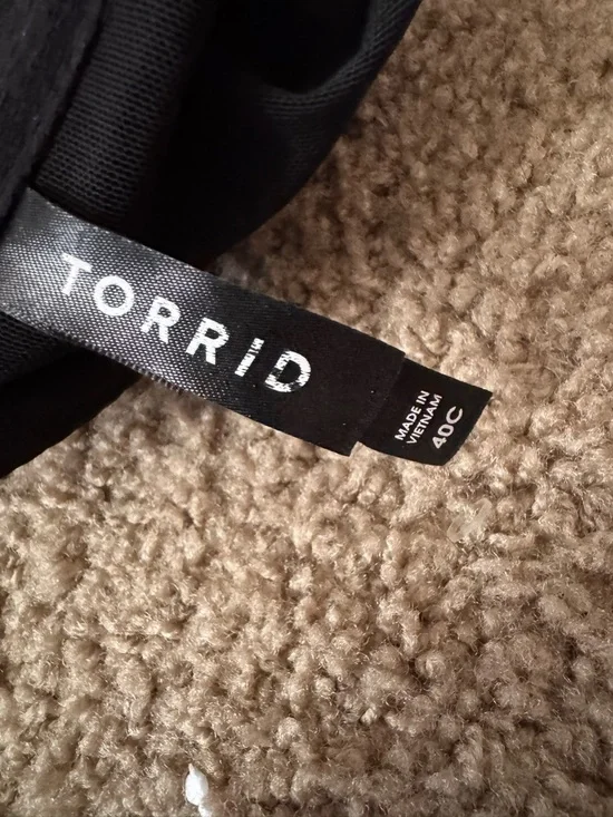 torrid Black Front-Close Smooth T-Shirt Bra 40c - Picture 3 of 3